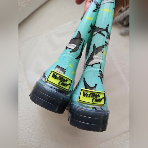 Western Chief, Tropic Shark Lighted Rainboot, Teal, Size Toddler 9 - Picture 4 of 9